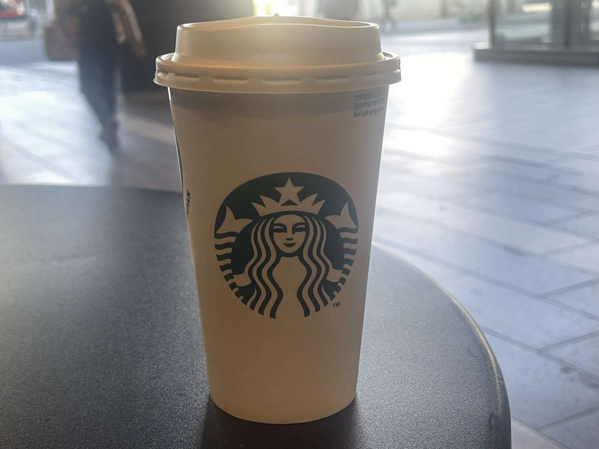 160Tetsu's tweet photo. 今日は天気が良くて気持ちいい…♫
Starbucksでひと息…☕️☕️☕️
#Starbucks #Coffee #スタバ #コーヒーのある暮らし https://t.co/3LRdlgWrfT