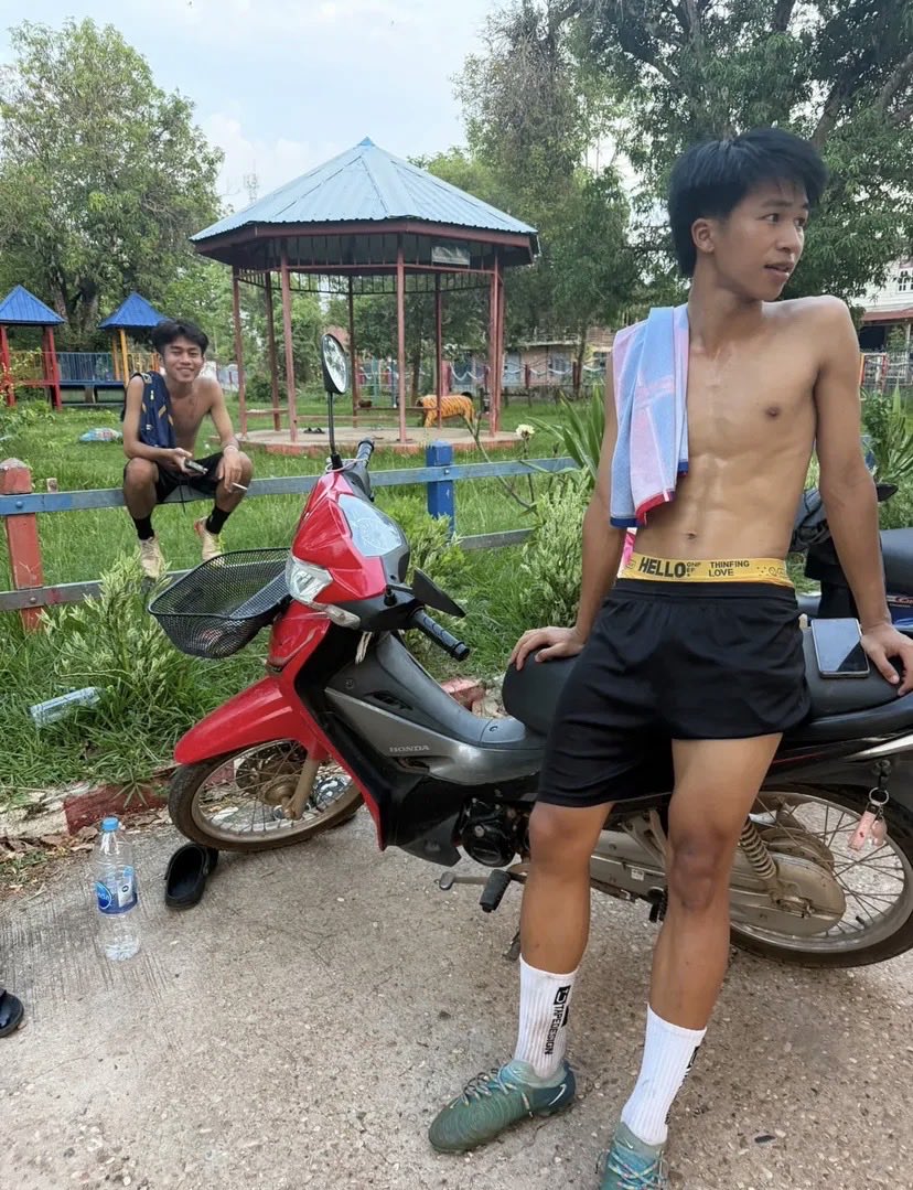 hnkvs11's tweet photo. ☺️….ชอบผู้ชายแนวนี้จัง…😊…แล้วเล่นบอลเสร็จมาแบบนี้ด้วย…🥰 https://t.co/lgSIHGJCzv