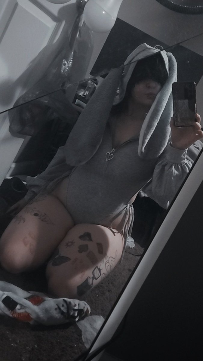 MisterNPatch's tweet photo. Moot hunt! 🥰

- Patch
- 21
- ftm he/him
- stoner pup
- petplay, cnc, forced intox, and degradation
♡ + ⟳ for moots!!
#nsfwtwt #ftm #nsfw https://t.co/ZDhdHN8PYC