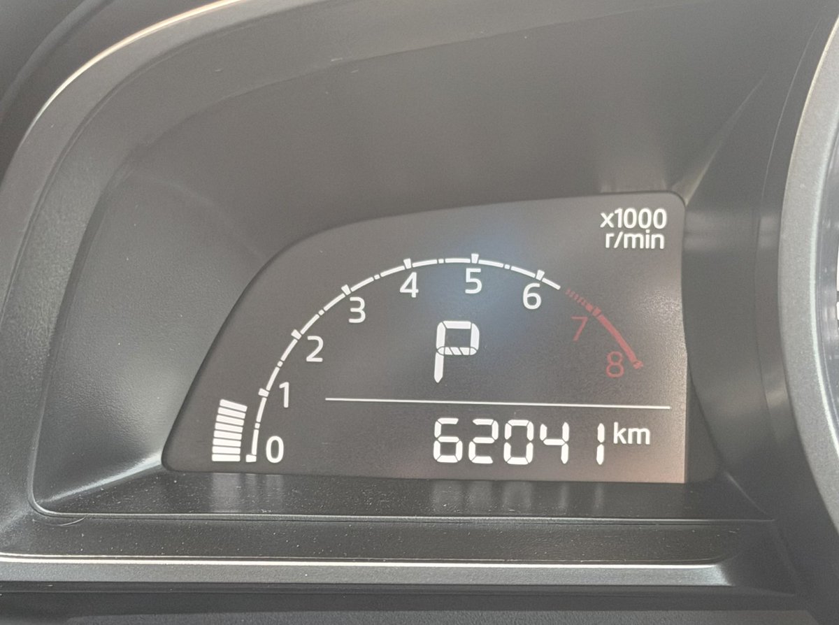 MAZDA2くん12ヶ月点検（2年目）＋ATF交換でディーラーに。 待ってる間