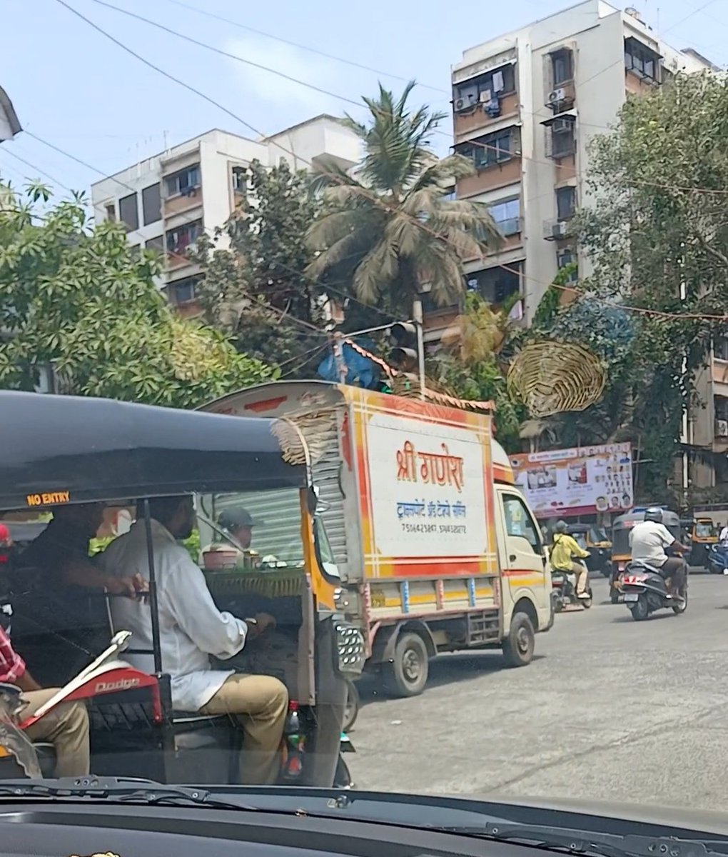 gala_vinit's tweet photo. One more complain with hope to resolve. Andheri West Sharing rickshaw picking 4 passengers, rash driving. Traffic Police not willing to act inspite of several complains ? @MTPHereToHelp @MumbaiPolice @TransportofMAHA @AndheriPS @AndheriLOCA @RoadsOfMumbai https://t.co/XDIiy3aqH0