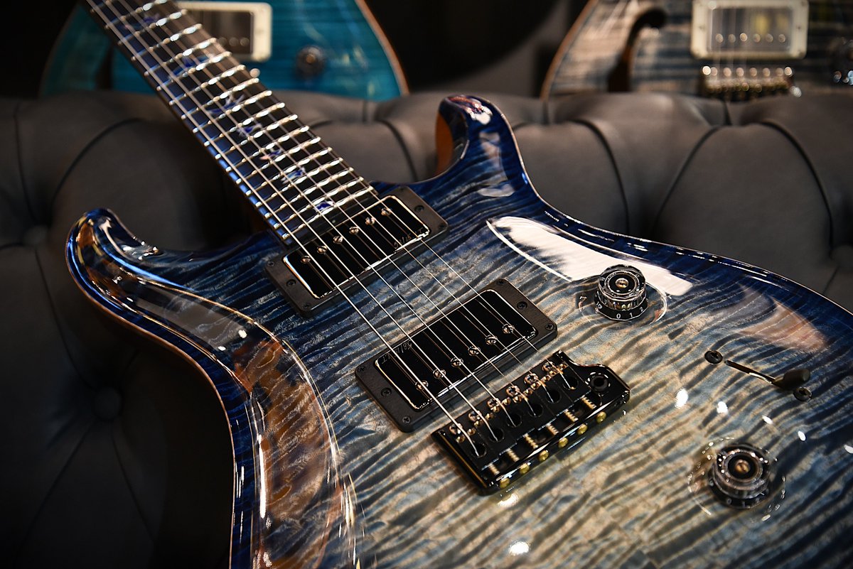 ▽Specification▽ Top Wood : Curly Maple Back Wood : African