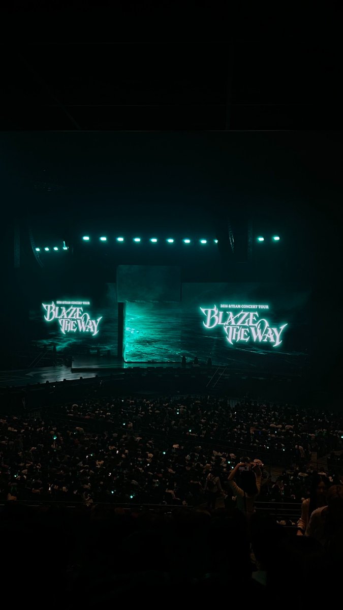 podorikun's tweet photo. #andTEAM #ASIATOUR_BLAZETHEWAY https://t.co/7Y7MMlKgCm