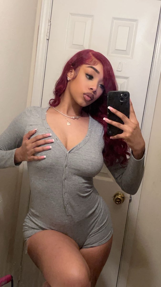 FinestStar_'s tweet photo. I got a thang for you💋 mirror flicks https://t.co/uuqBoQKwXM