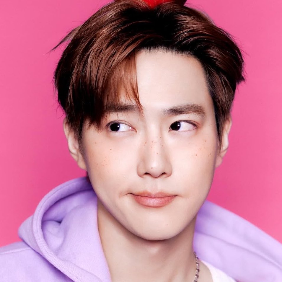 수호 얼굴 tweet media