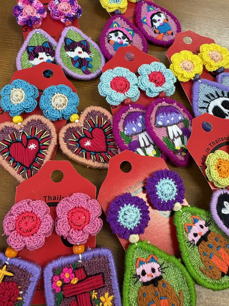 【24時間限定セール♥️】④ピアス まとめ売り ハンドメイド ビーズ刺繍 ハート 🩷 清水の舞台から飛び降りる心境で仕入れました😅 めちゃくちゃ可愛い
