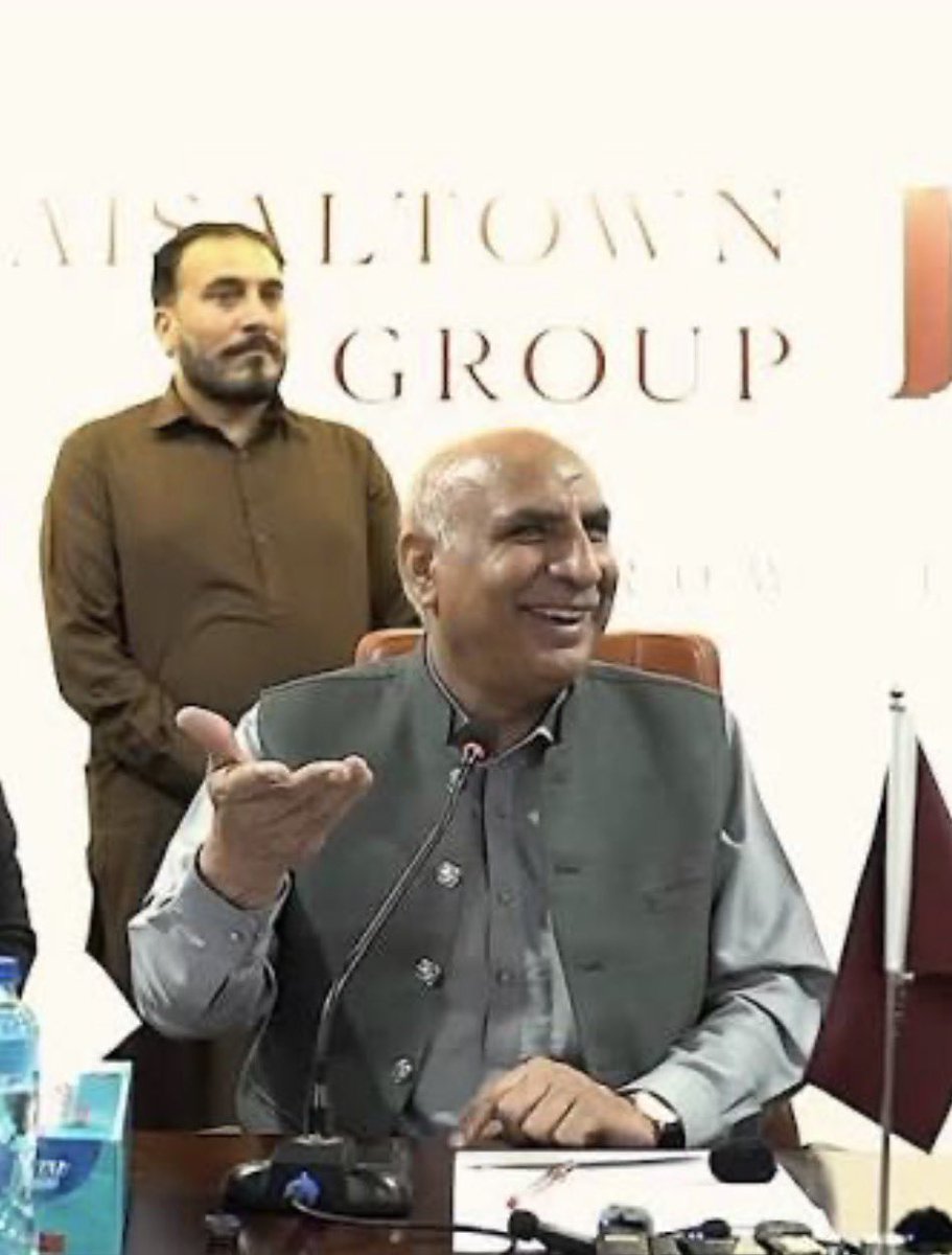 ia_rajpoot's tweet photo. #بم #شل #نیوز

چار اشخاص کا گٹھ جوڑ اربوں روپے لے ڈوبا عوام/انوسیٹرز/سمندر پار پاکستانیوں  کے وہ بھی “پراپرٹی و پلاٹس” کے نام پر 

راولپنڈی کی تاریخ کا سب سے بڑا لینڈ فراڈ سکینڈل 

جس میں CBR Employees Cooperative Housing Society اور CBR Residencia Islamabad اور Faisal Town II اور Taj Residencia راولپنڈی نامی فراڈ سوسائٹیز کی آڑ میں چار اشخاص نے عوام سے اربوں لوٹے اور مبینہ طور پر غیر قانونی طریقہ سے بیرون ممالک منتقل کردیے 

اس بڑے لینڈ سکینڈل کے مرکزی کرداروں میں مشتاق عسکری اور الطاف احمد آف عباس پور پونچھ، آزاد جموں کشمیر، چوھدری مجید آف فیصل ٹاؤن اور سردار تنویر الیاس مبینہ طور پر شامل 

مشتاق عسکری و الطاف احمد نے ایک ہی زمین کے کاغذات بار بار اربوں روپے کے عوض فروخت کر ڈالے عوام عوام کو؛ پھر چودھری مجید آف فیصل ٹاؤن کو اور پھر چودھری تنویر الیاس آف سینٹورس/تاج ریذڈینشیاء کو اور ہڑپ کیے اربوں 

یہی متنازع زمین پھر سے فروخت کی چودھری مجید نے فیصل ٹاؤن 2 اور سردار تنویر الیاس نے تاج ریذڈینشیاء میں

 سب سے خوفناک و دلچسپ بات کہ اس ملٹی بلین لینڈ فراڈ کیس میں پاکستان مسلم لیگ ن کے ایک طاقتور وفاقی وزیر حنیف عباسی کا نام بھی گردش میں ہے جن پر الزام ہے کہ انہوں نے الطاف احمد/مشتاق عسکری اور چودھری مجید مابین اس متنازع زمین کا سودا کروا کر اپنے الیکشن کمپین لیے الطاف احمد سے بھاری نزرانہ وصول کیا 

متائثرین اب رُل رہے FIA, NAB اور پولیس و اینٹی کرپشن دفاتر میں 

خبر کی تفصیل و دیگر دستاویزات دیکھیں/پڑھیں مکمل تھریڈ میں