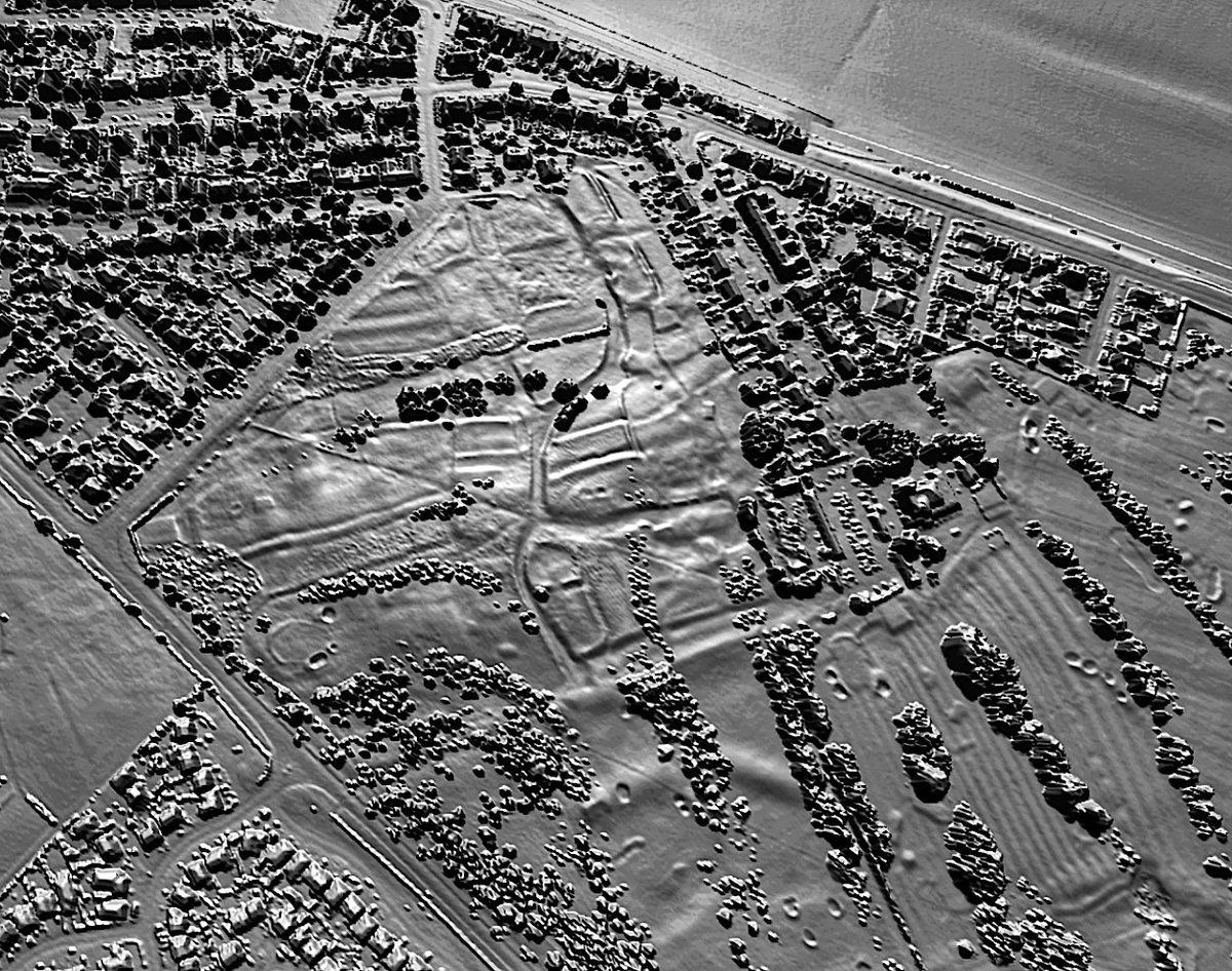 GenealogyBeech's tweet photo. 🧵This LiDAR imagery shows the Scheduled Monument of the deserted medieval village of Hilderthorpe on the southern edge of Bridlington. It shows the “ghost” layout of the village before its long slow desertion. A  hollow way runs through the centre, marking the main https://t.co/rU5pEeLG8s