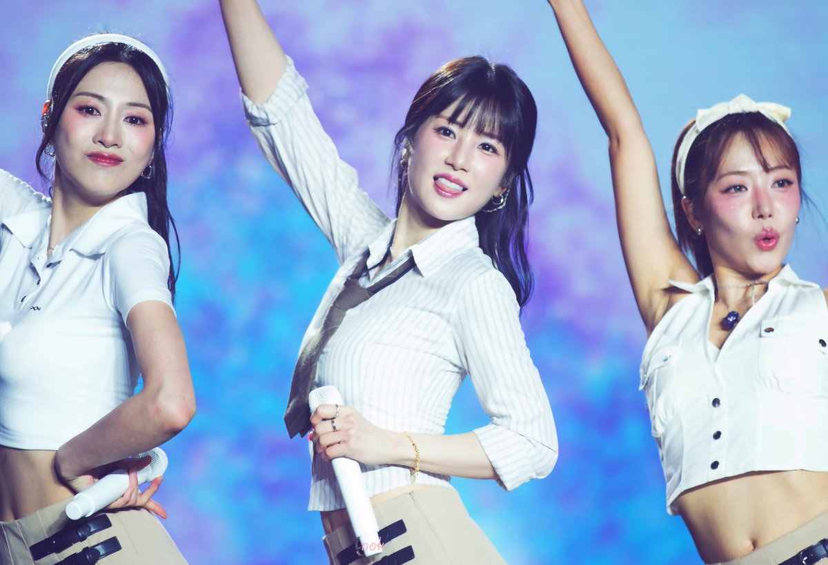 KayeeHo2's tweet photo. 260510 Apink 8th CONCERT The Origin : APINK in Manila

#에이핑크 #Apink #TheOrigin_APINK 
#박초롱 #Chorong @Apinkpcr https://t.co/PfyDUCLV1U