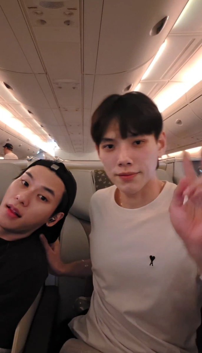 ก.เอ้ย ก.ไก่👀 tweet media