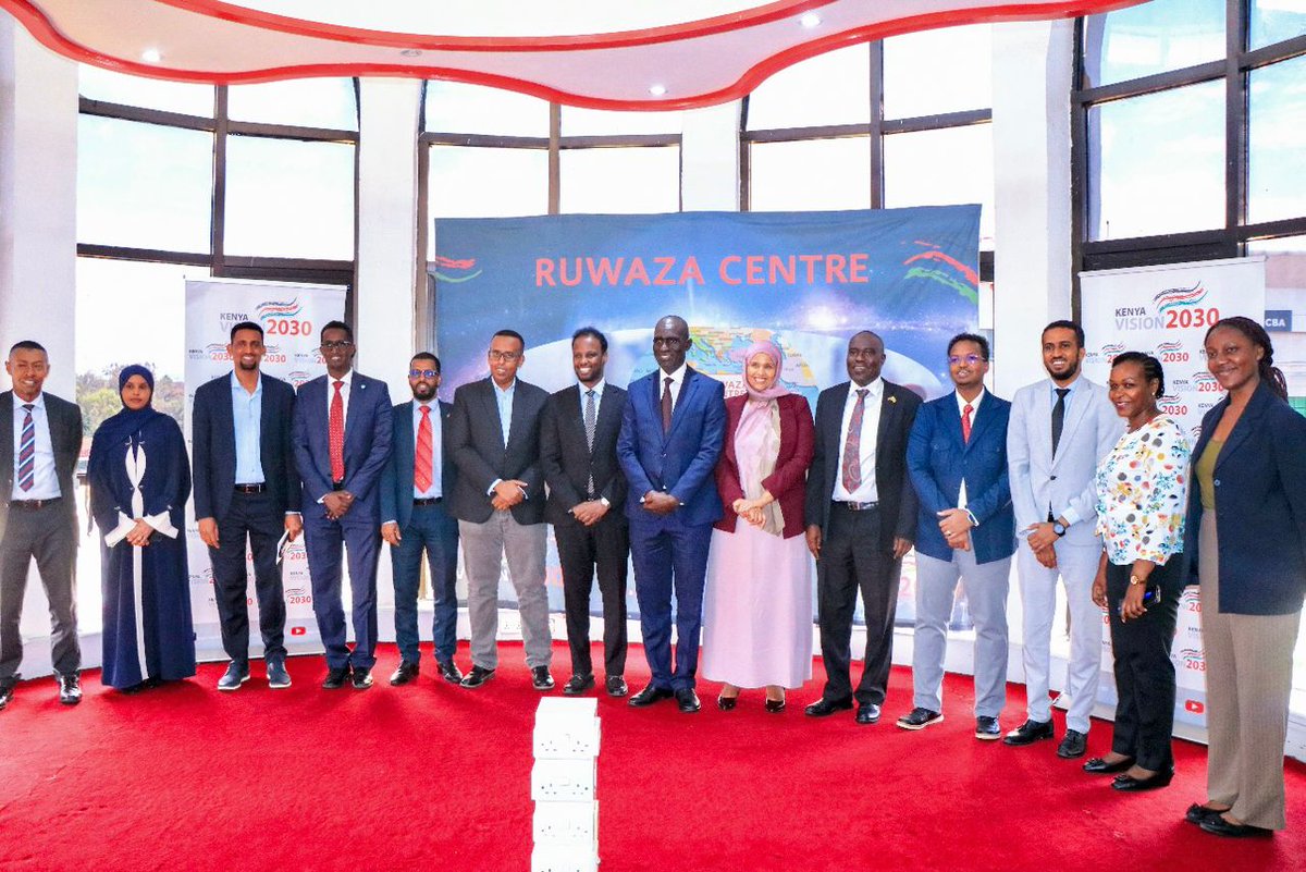 NEC_Somalia's tweet photo. The National Economic Council of Somalia (NEC) &amp; Kenya Vision 2030 Secretariat met in Nairobi to strengthen cooperation on national development initiatives Dr. @HassanAHosow &amp; DG James Maina discussed sharing expertise to drive sustainable growth. 🇸🇴🇰🇪 #Somalia #Kenya https://t.co/7asXRcRKKV