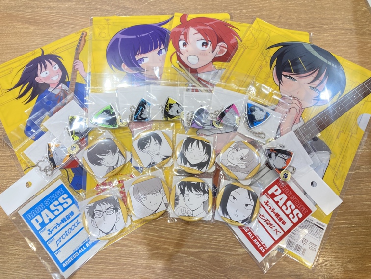 グッズ入荷情報】 『ふつうの軽音部』 ✓アクリルスタンド ✓クリア