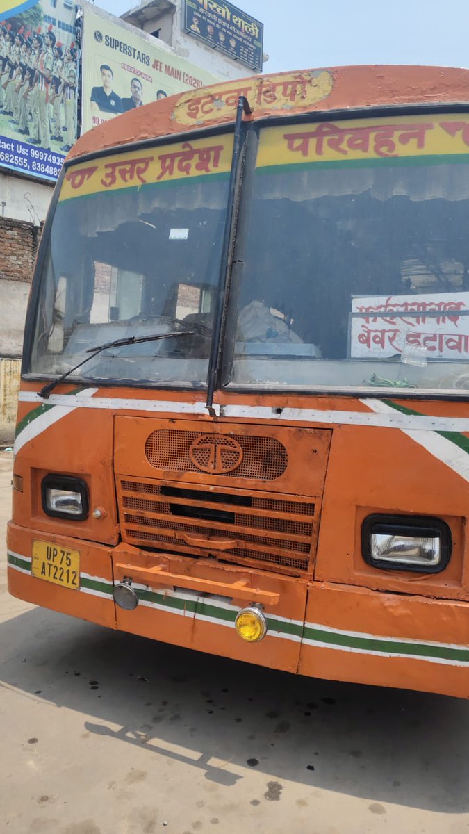 King_of_devil_5's tweet photo. इटावा डिपो की बस संख्या UP75AT2212 में परिचालक द्वारा बिना रसीद अवैध वसूली और नियम विरुद्ध सामान ढुलाई का मामला सामने आया। विभागीय मिलीभगत के आरोपों से रोडवेज प्रशासन पर सवाल, यात्रियों ने तत्काल जांच और कड़ी कार्रवाई की मांग की।
@arm_etw @upsrtc_etw @UPSRTCHQ @upsrtc_lko https://t.co/nAA7eS6TrD
