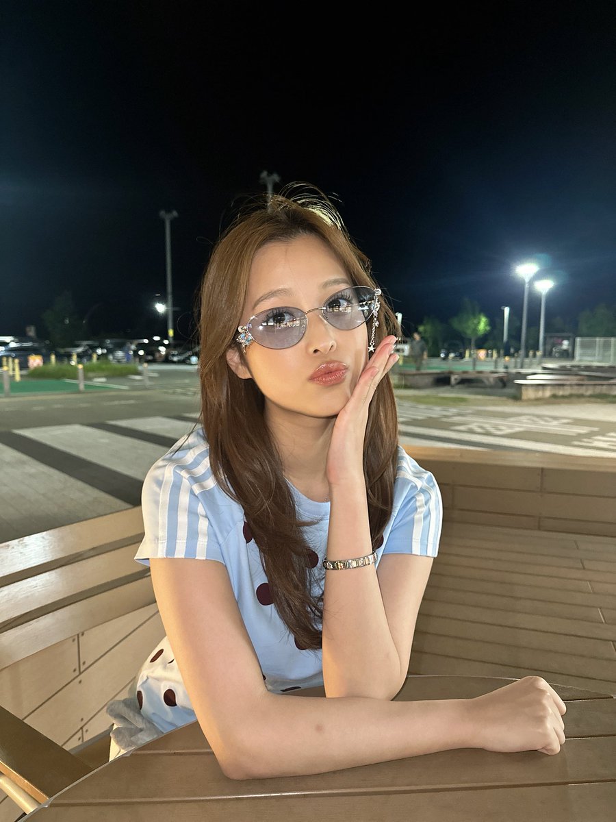 YUI tweet media