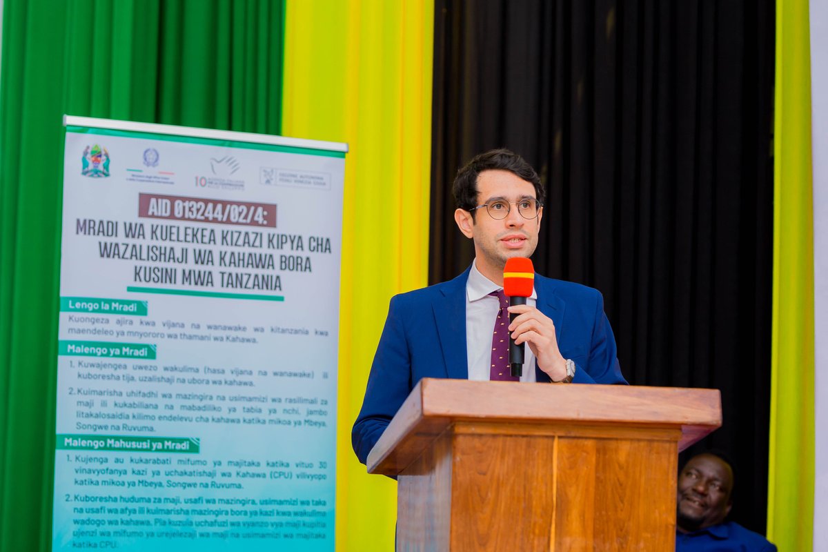 AICS_Nairobi's tweet photo. 🌱On Wednesday Italy &amp; Tanzania launched in Mbeya a €2M initiative to support 12,000 smallholder #coffee farmers in Tanzania over 3 years.
Better productivity, stronger cooperatives, greener supply chains — and opportunities for #youth &amp; #women.
Sistema Italia in action🇮🇹☕🇹🇿 https://t.co/3Fa0VhKcd5