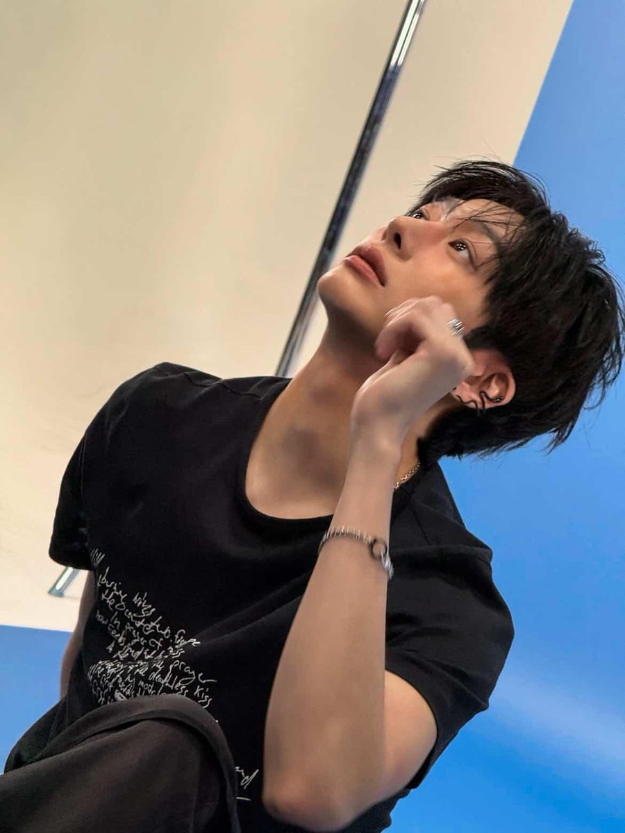 hyungwon things tweet media
