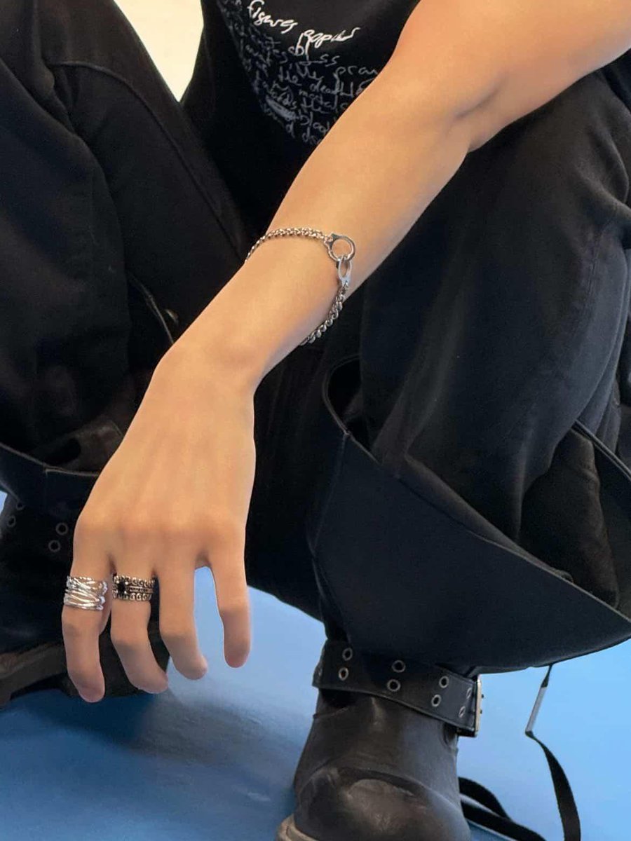 hyungwon things tweet media