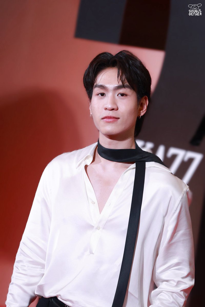 Double_Gether's tweet photo. [14052026] หล่อออร่ามากฮัพ🫣

#kazzawards2026
#double_jira : @2lazydouble 

#DoubleGether https://t.co/MNmepOH7g7
