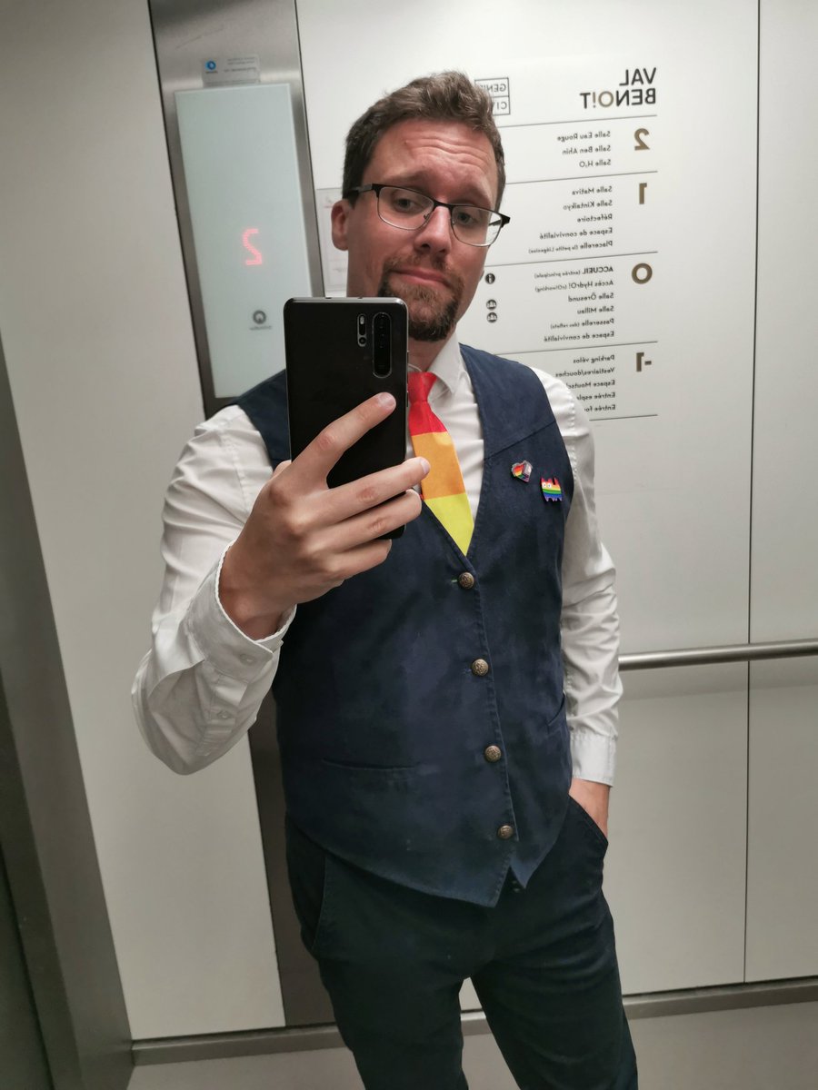 Bornah25's tweet photo. Hissez nos couleurs 😀🏳️‍🌈 #gaybelgique #gayliege https://t.co/dZMFzR8qvS