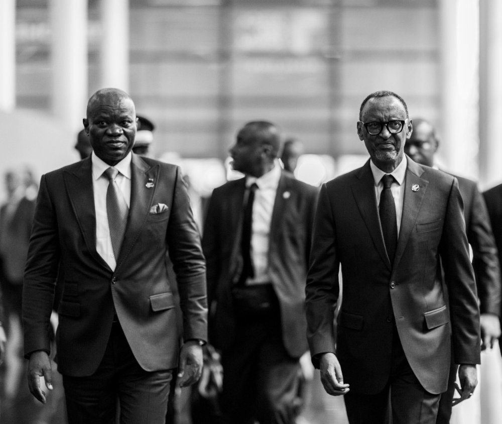 solistclaude's tweet photo. Perezida Kagame yaganiriye n’abarimo Perezida Oligui Nguema na Perezida wa AfDB, Dr. Sidi Ould Tah https://t.co/0FSzRfTyx9