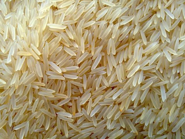 olascubicle's tweet photo. Let’s do this one!

Old but always New!

Soak Rice and Cloves in a bucket of water over the night. 

Bath it in the Morn. Don’t pat dry.

This attracts Money and Some Winnings 💜🍷 https://t.co/NocmNWecFJ
