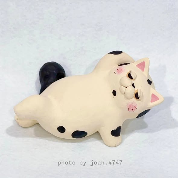 妻の作った　猫の兵馬俑　猫お墓シリーズ　陶芸　ブックエンド じょあん@ねこ陶芸、ときどき土偶&埴輪 (@4747craft_art) / Posts / X