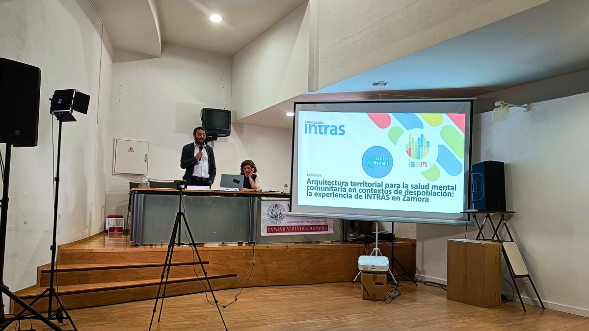 Red_ISEM's tweet photo. @GrupoReyArdid @FundacinSorapn @isolmurcia 📍🧩 Pablo Sánchez Pérez, presidente de Red ISEM y subdirector de @fintras, presentó la experiencia de Zamora en arquitectura territorial para la salud mental comunitaria en contextos de despoblación.
#Zamora #SaludMentalRural #FundacionINTRAS #EUCOMS https://t.co/OS6RRZHeVI