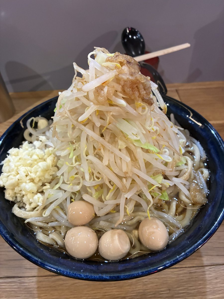RT @muteki_king: DOPEMEN NOPEMEN ラーメン800g ニンニク+野菜増量+