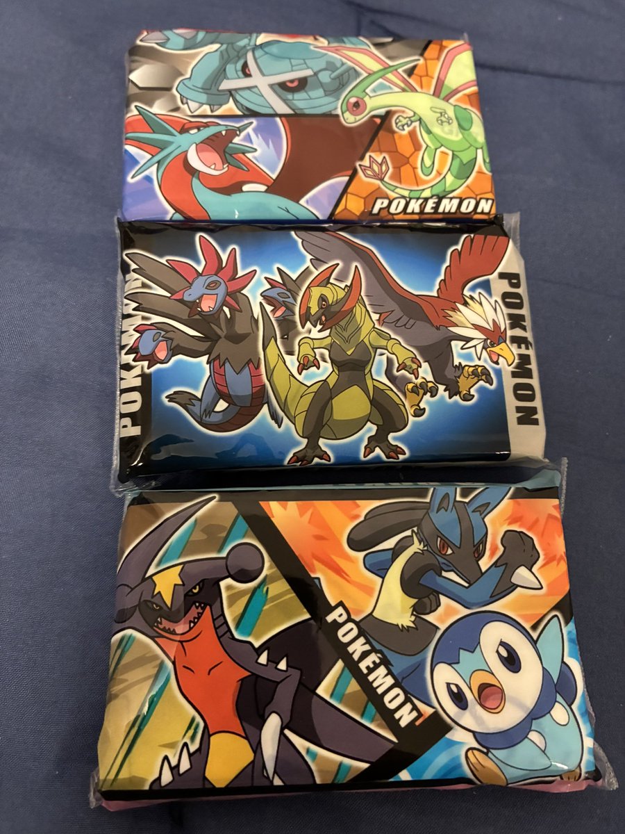 最寄りのスーパーで購入したポケモンのポケットティッシュを開封したら