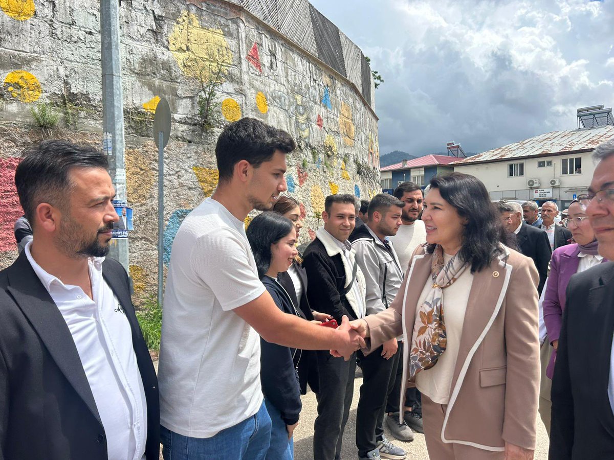 KaramikSunay's tweet photo. Aladağ programlarımız kapsamında, AK Parti Adana İl Başkan Yardımcımız Sayın Necip Fazıl Cengil, AK Parti Aladağ İlçe Başkanımız Sayın Saffet Özen, Kadın Kolları Başkanımız Sayın Durdane Kurtoğlu, Gençlik Kolları Başkanımız Sayın Murat Sarıboğa ve teşkilatımızın kıymetli mensuplarıyla bir araya geldik.

Birlik ve dava bilinciyle yürüttüğümüz çalışmalar üzerine değerlendirmelerde bulunduk, Aladağ’ımız için atılacak adımları istişare ettik.
Gönül gönüle verdiğimiz bu yolda, aynı azim ve kararlılıkla çalışmaya devam ediyoruz.

@NFCengil 
@saffetozen01 
@DurdaneKurtoglu 
@Murat152489