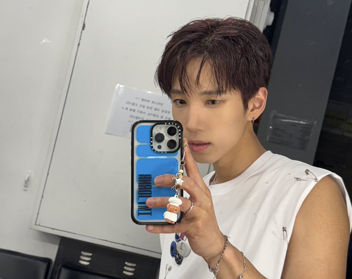 성국 tweet media