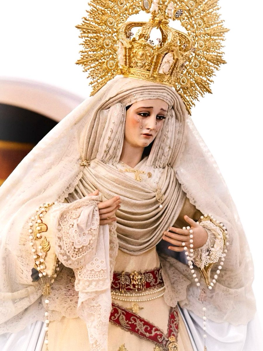 EstrellaJaenera's tweet photo. Rosario Vespertino 2026 || María Santísima de la Estrella ya se encuentra ataviada para su tradicional Rosario del mes de Mayo, que tendrá lugar mañana Sábado 16 de Mayo por las calles de su Barrio de la Alcantarilla. 

Santa Misa: 19:00h 
Rosario: 20:15h aprox https://t.co/r4WpGmUS8D