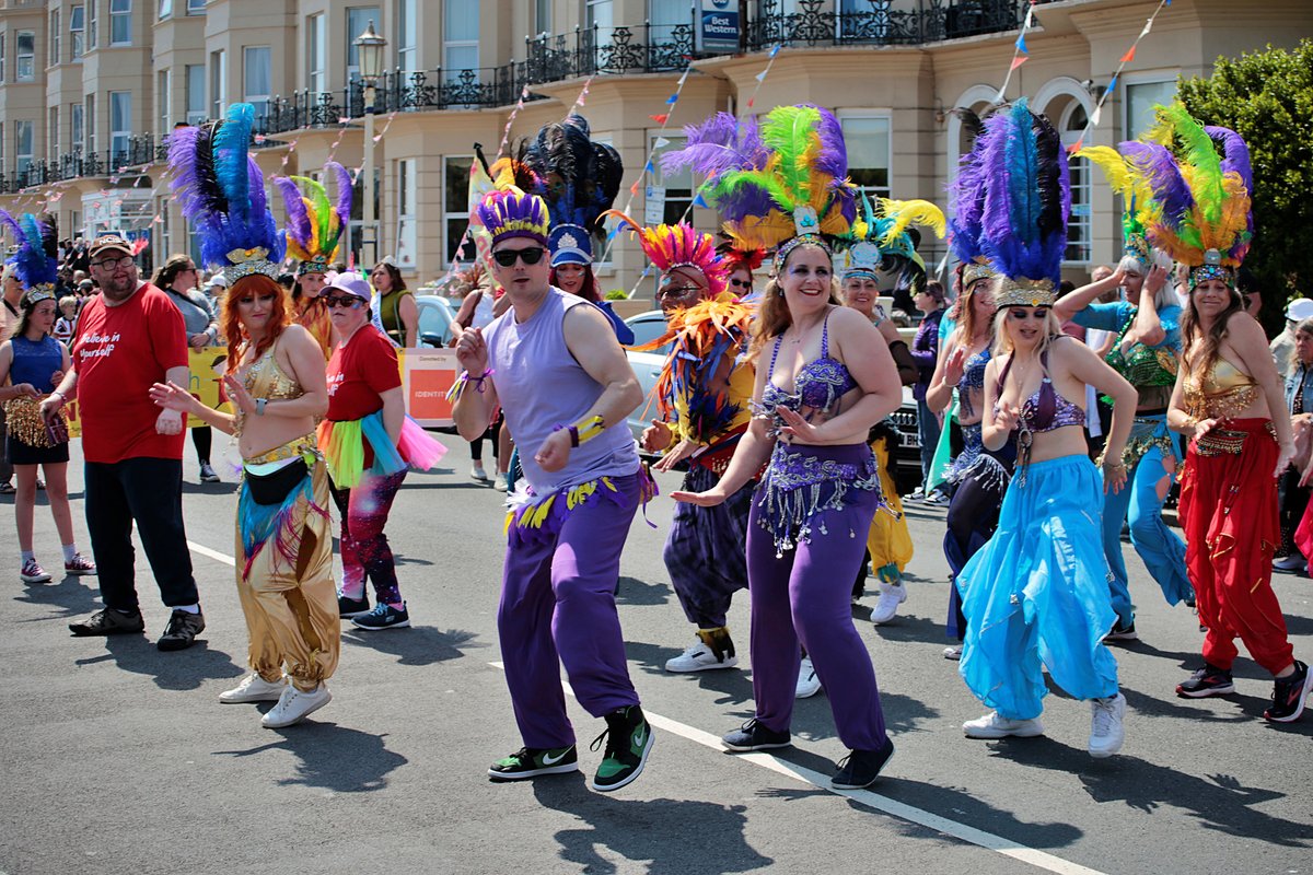 VisitEastbourne's tweet photo. One week until Eastbourne Carnival! Join the party on 23 May as the colourful parade brings a festival atmosphere to the seafront.

The parade will start at Fisherman's Green at approximately 2pm, working its way to the Wish Tower Slopes.

📷 Paul Spink https://t.co/8AMN7hEuRg