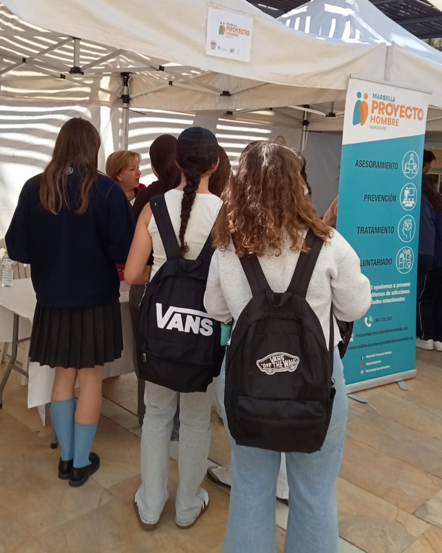 Horizontephmar's tweet photo. Hoy estamos en la Feria Social 2026. En Horizonte Proyecto Hombre damos a conocer nuestro trabajo en tratamiento y prevención, y aprovechamos para sumar voluntariado a nuestros programas: acompañamiento terapéutico, apoyo educativo en CIS, eventos y acción comunitaria. https://t.co/v89CxbjVp9