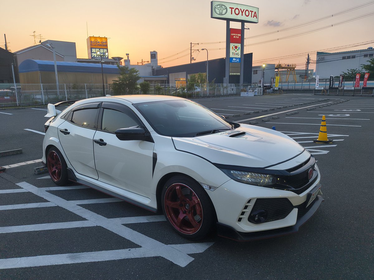 koooaaa's tweet photo. えへへ…。
　タイヤとホイルが新しくなった。
　よきよき自己満ですわ https://t.co/WjgHMJUtzM