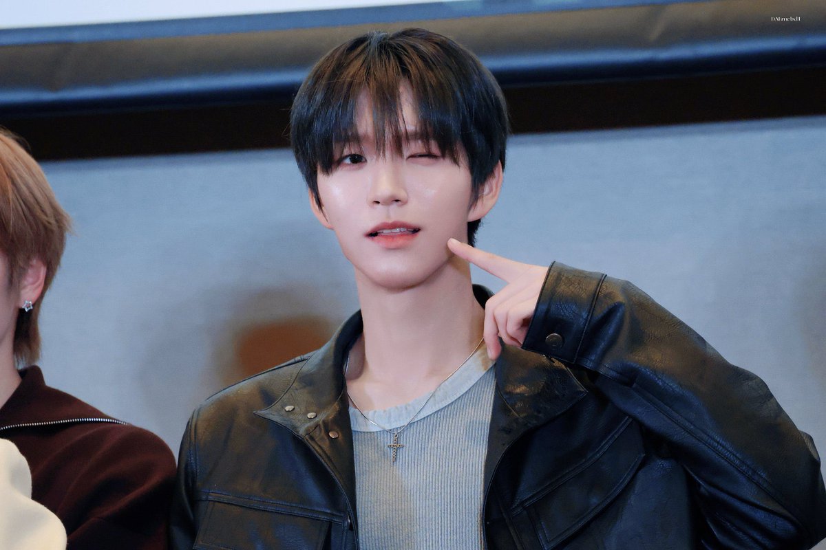 웅견이🧟💢 tweet media