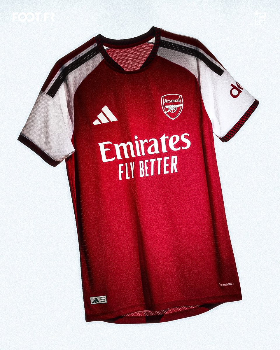 footfr's tweet photo. Le nouveau maillot des futurs champions d’Angleterre et d’Europe ? 😏🏆

adidas dévoile le nouveau maillot domicile d’Arsenal pour 2026/2027… et c’est un 𝗕𝗔𝗡𝗚𝗘𝗥. 👕🌟

Votre note sur 10 ? 👀

🛒 Disponible très prochainement sur https://t.co/v6tCGv6QVk ! https://t.co/A5KlKwgPAp