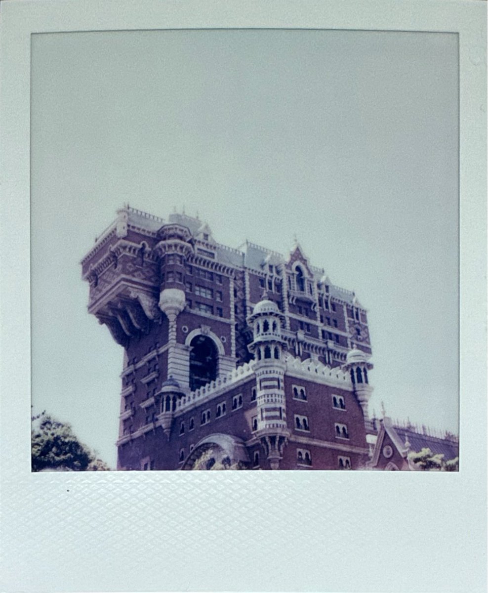 photyitch's tweet photo. 東京ディズニーシー
#polaroid https://t.co/QYAbHZ6QcC