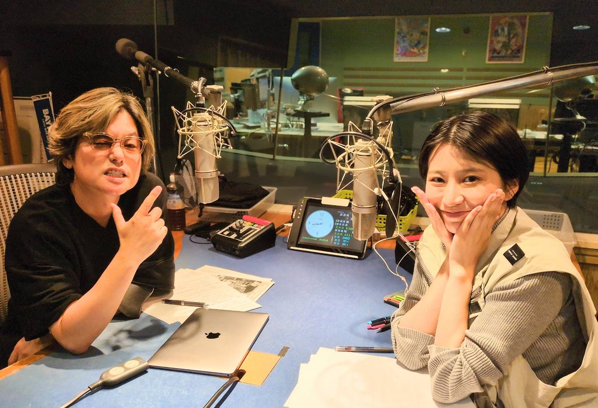 was78MHz's tweet photo. 『#森久保祥太郎 の今週わず』

今日も決め顔で生放送📻
「スタジオ…暑いね…」

そんな今夜も、 気になったニュースや身の回りの出来事について教えて下さいね！！  

✉was@bayfm.co.jp  
📱#今週わず #BAYFM https://t.co/neqvp5CYxZ