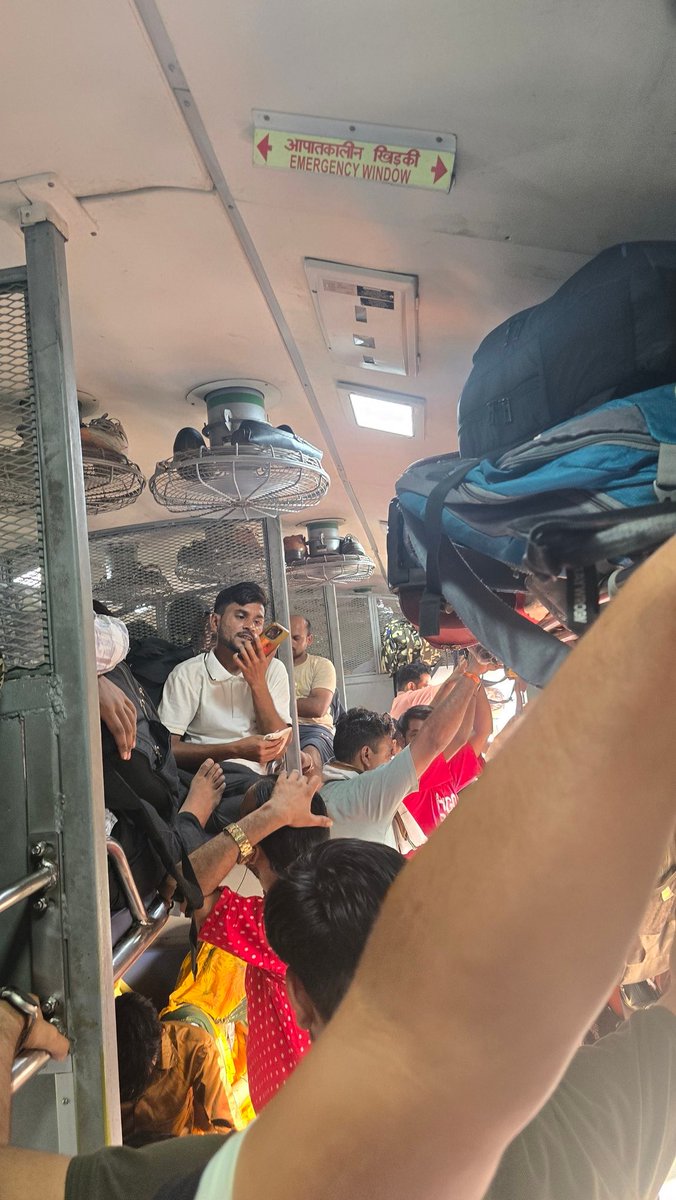 detoxifiedyash's tweet photo. 80yrs of independence still no seat even for 100of km @RailMinIndia https://t.co/yQA3Pcn0HA