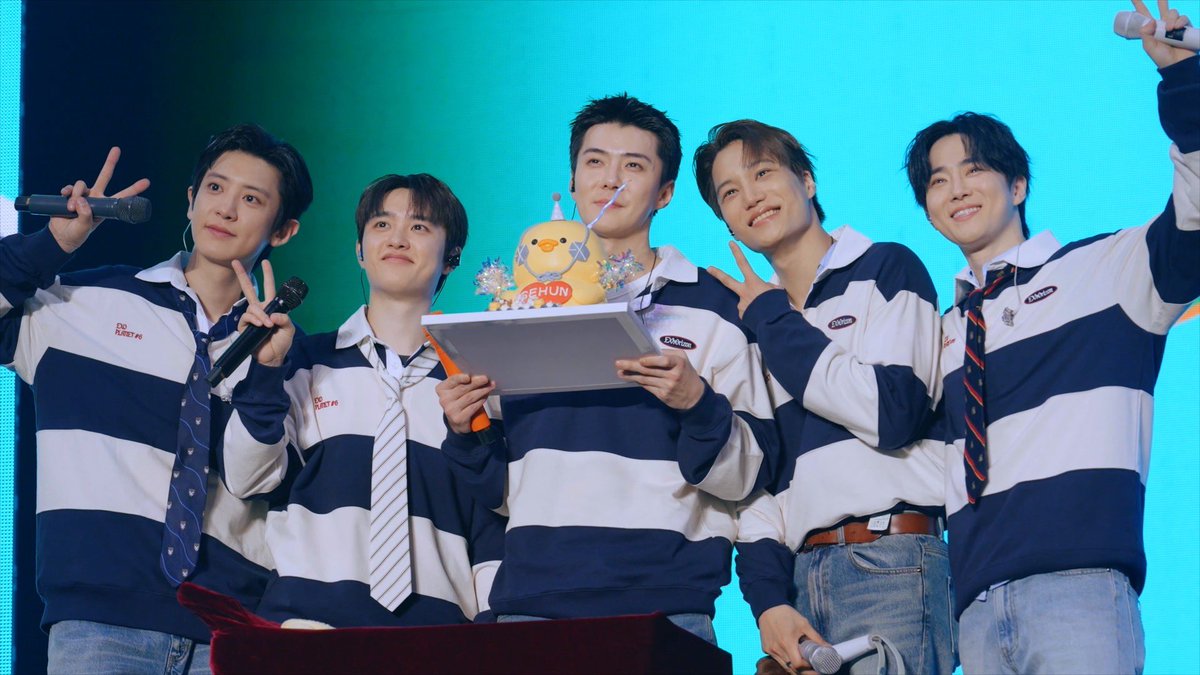 EXO tweet media