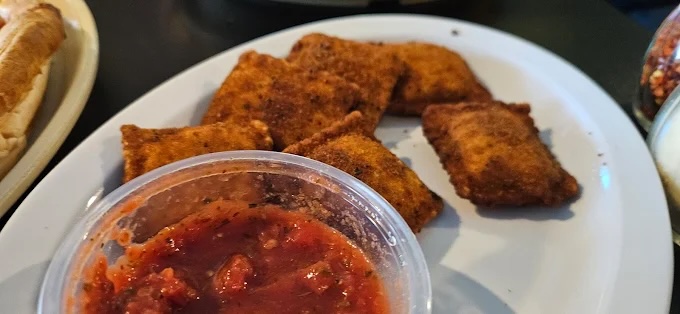 PanterasOFallon's tweet photo. You come in thinking it will be quick. ⌛
Then the starters come and no one is in a hurry to leave.
That is usually a sign the meal worked.
Come back and do it again.

#GoodFood #OFallon https://t.co/J83CpRbMGS