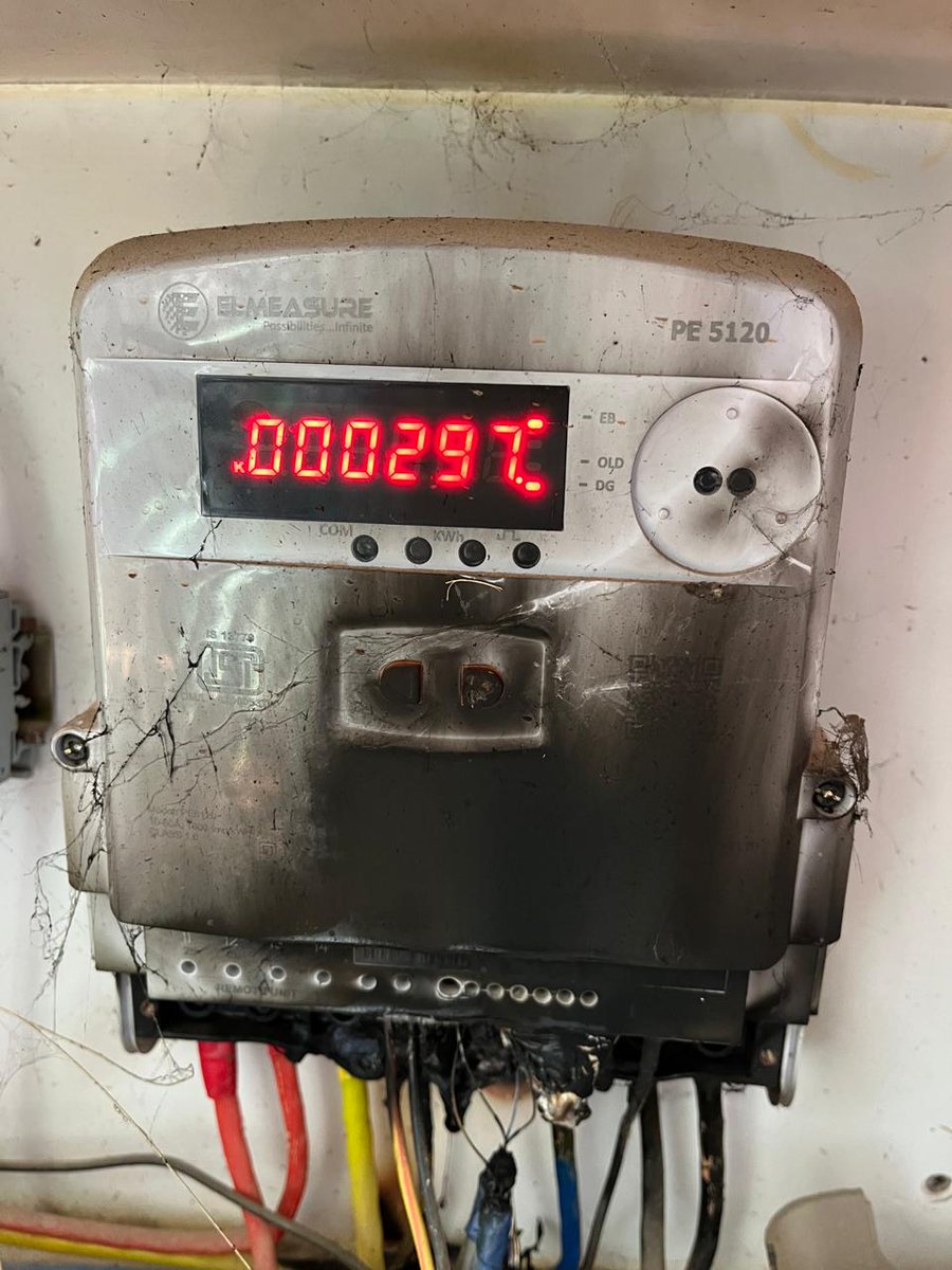hydvarun4BJP's tweet photo. @anandmahindra @18002096006 @MahindraRise You have called me, I explained everything. I have not received an update after that. I am only trying to return it is that the meters are melting and it is a fire hazard. Just for some money, you want to force me to use a product that is a fire hazard. see images of melted meter https://t.co/ET9m3iRWFv
