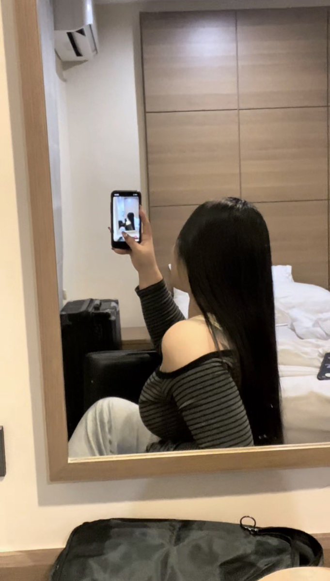 🦋 tweet media