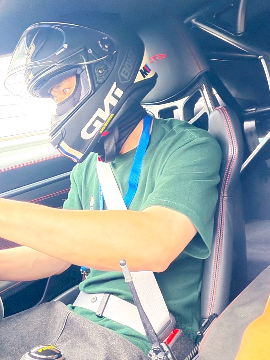 ffrederick7's tweet photo. 2026 Porsche World Road Show
What an experience!
第一次參加保時捷賽道活動 #pwrs 
超棒的體驗！
能一次在賽道上駕駛所有的保時捷產品, 從燃油到電動車, 休旅車到超跑. 
全部車輛與完整教練團都是從德國原廠來台, 非常專業非常值得參加的活動.

玩得很開心 感謝@porschecentretaipei https://t.co/j4CMjsexVI