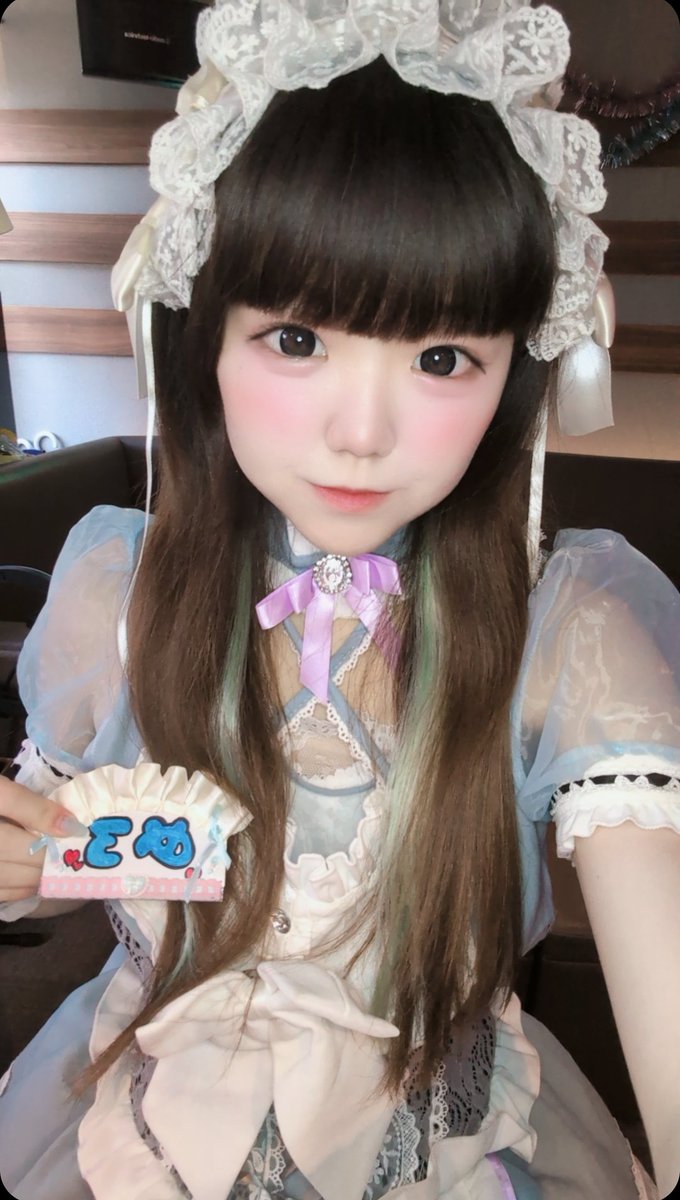 めろ tweet media