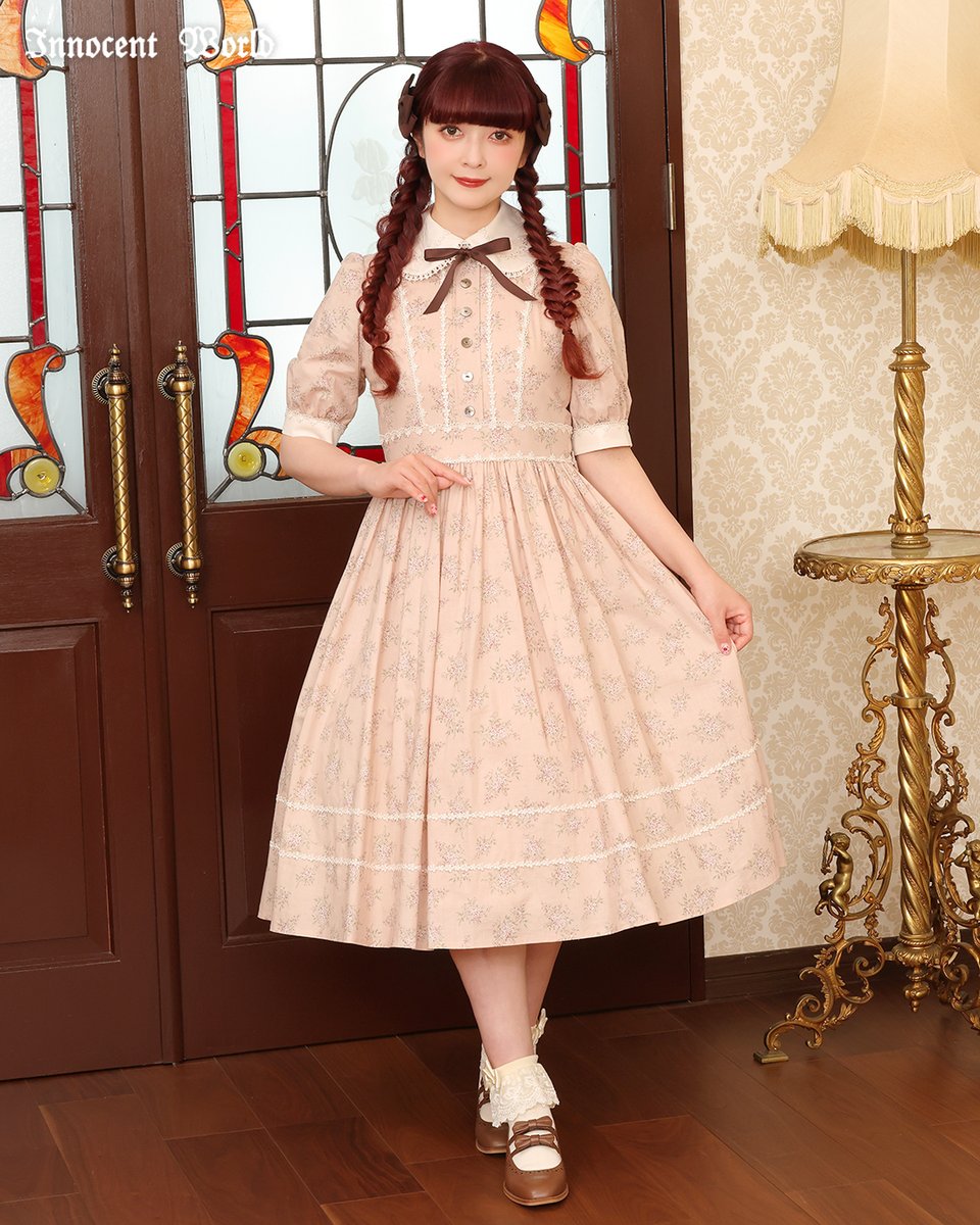 ⚜️小さなお花のワンピース⚜️ 段々と暑くなる時期、涼しげな小花柄