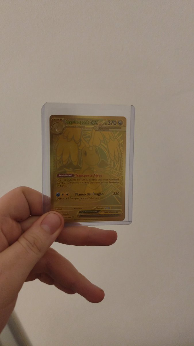 kikamaster23's tweet photo. @POKESTOCK_ES Desde que me tocó este imbécil ni una invitación me ha llegado https://t.co/vi4r9trJRG
