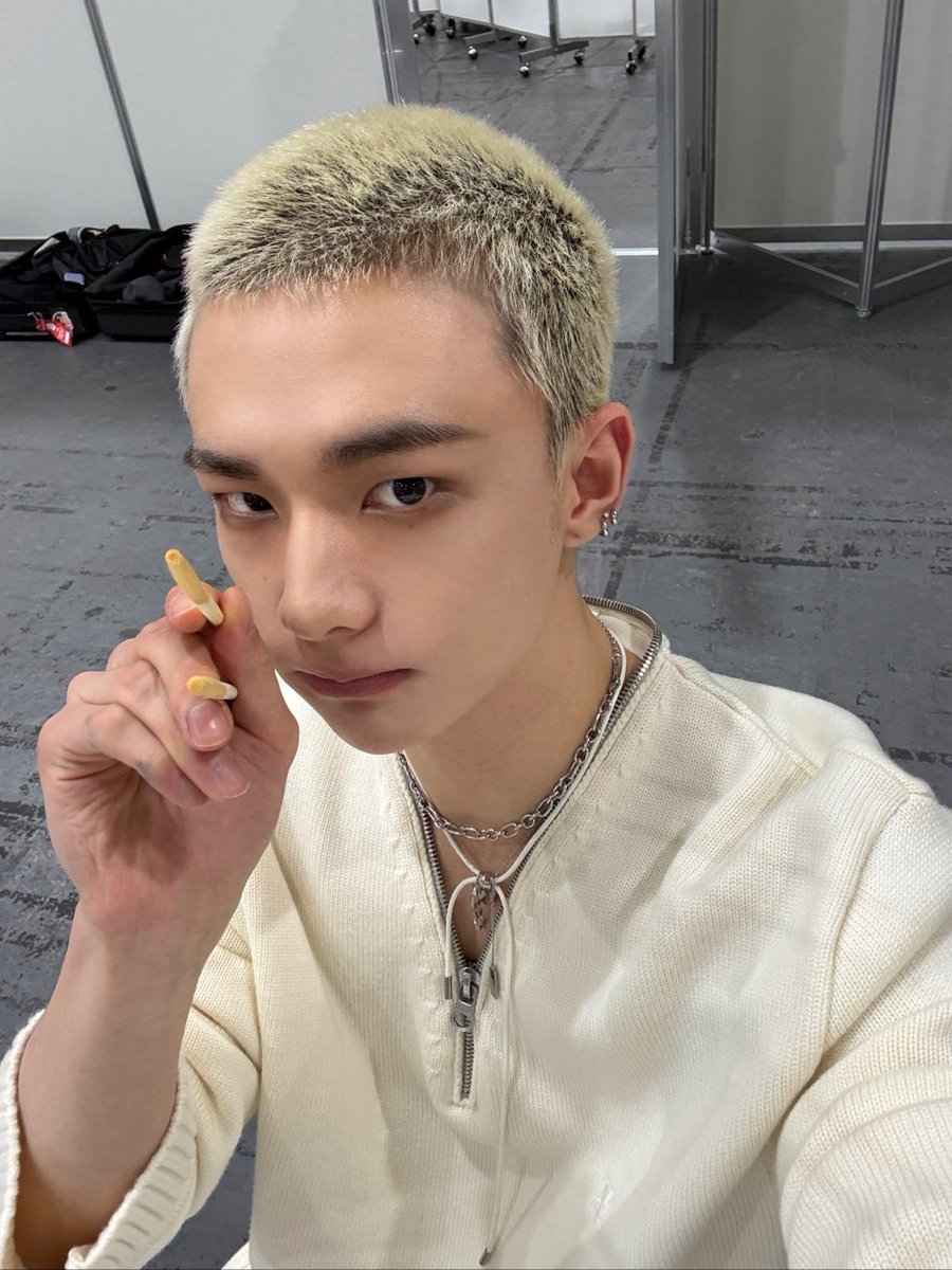 참외 tweet media