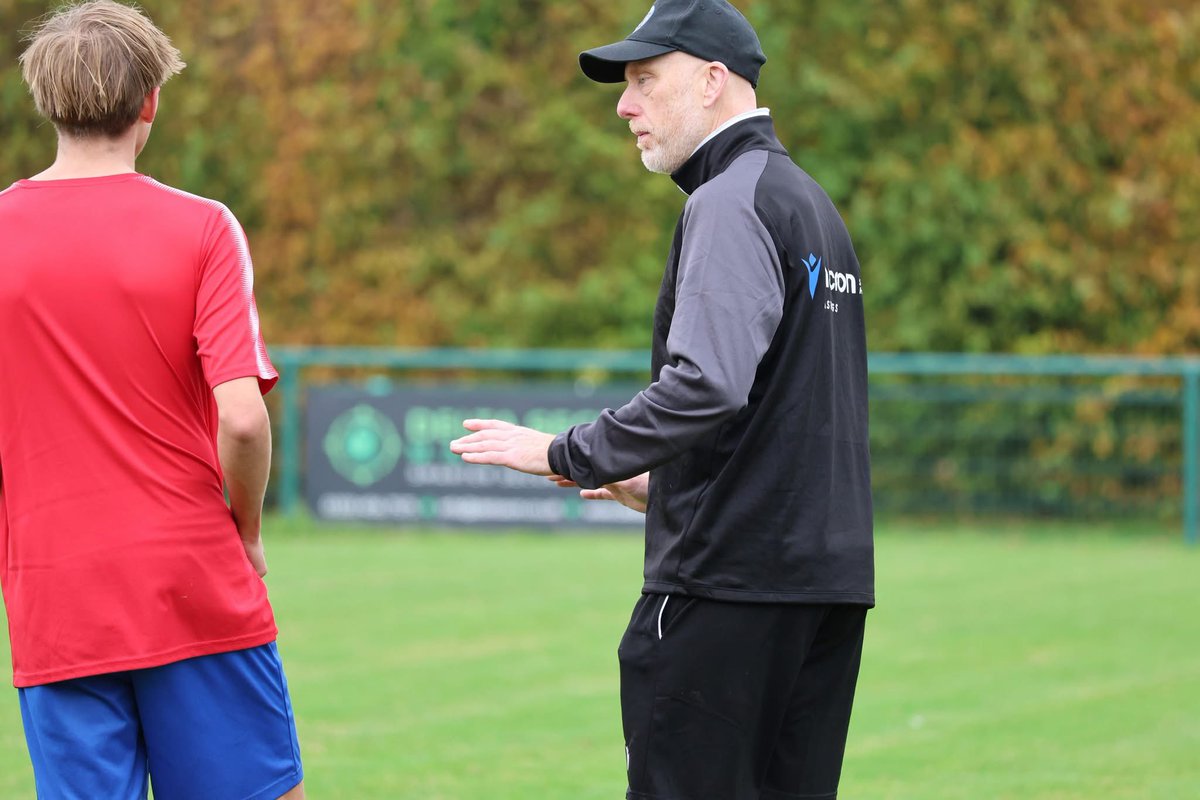 Roffey FC U18 tweet media
